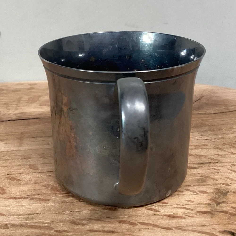 ⚫️ Vintage - Silver Plate Baby’s - Toddlers Cup with Cute Bear Design on base